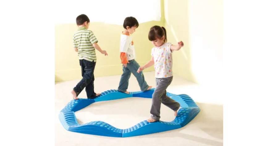 Wavy Tactile Path
